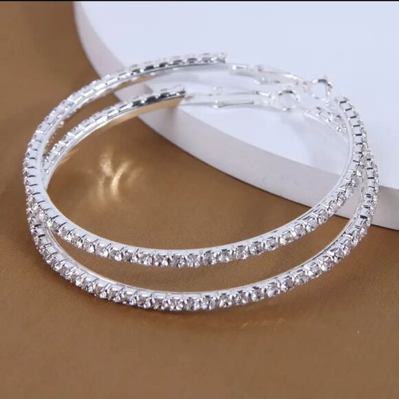 🆕🛞 Exaggerated Hollow Out Hoop Earrings - Silver - Picture 1 of 3